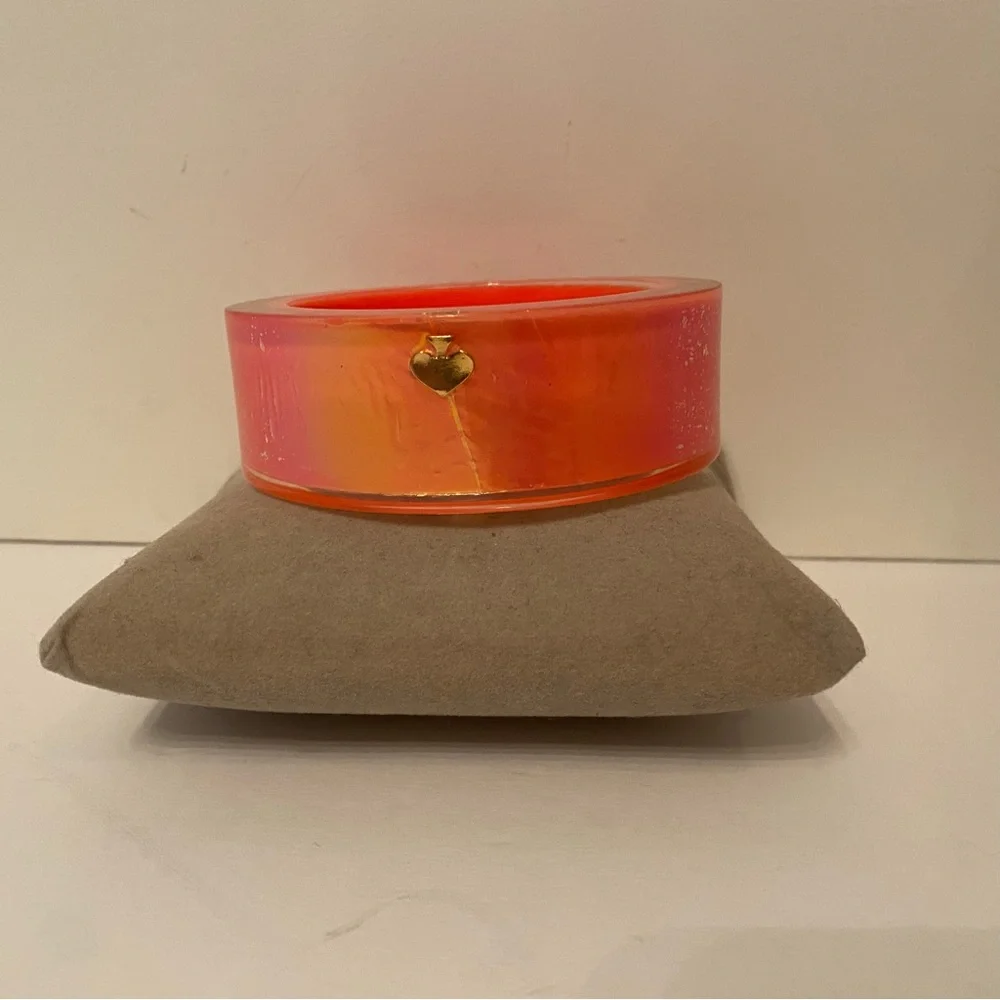 KATE SPADE BRACELET BANGLE ORANGE CLEAR LUCITE GOLD SPADE ONE SIZE OS SLIP ON - Picture 1 of 9